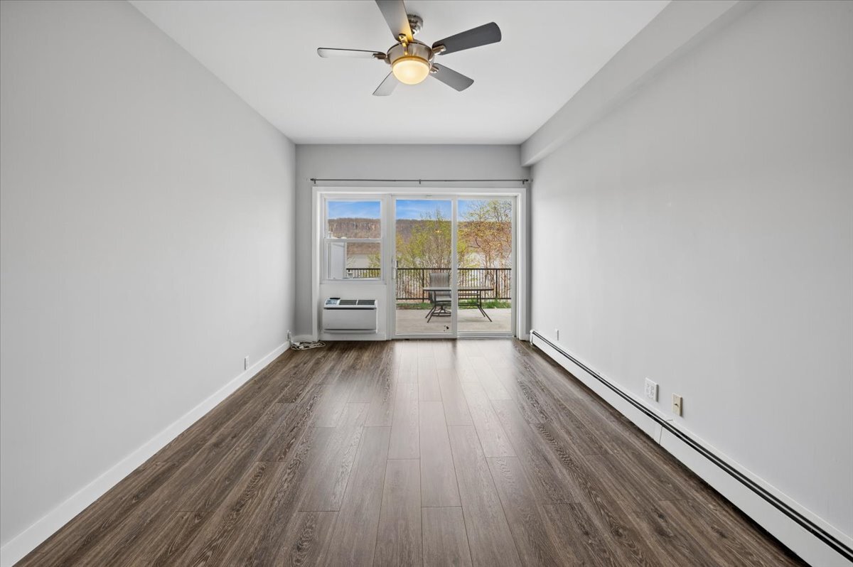 Building Photo - 727 Warburton Ave