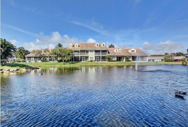 Primary Photo - 51 N Lakeshore Dr