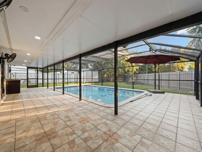 Building Photo - 19850 Franjo Rd