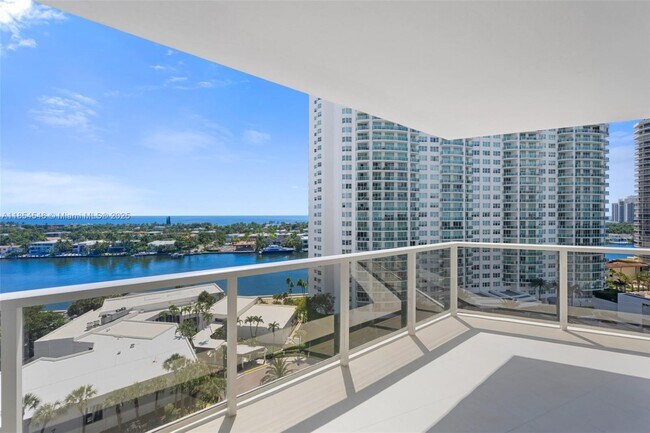 Building Photo - 20281 E Country Club Dr