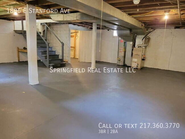 Building Photo - 1806 E Stanford Ave