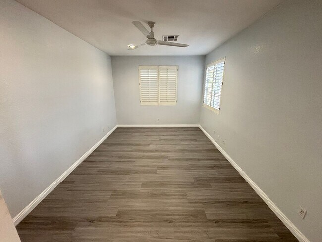 Building Photo - Elegant 4Bed/5Bath/3Car gated residence located near Silverado Ranch