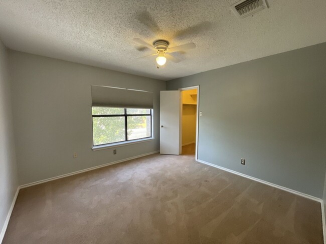 Building Photo - Converse 4 bedroom 2.5 bath 2334 sqft with...