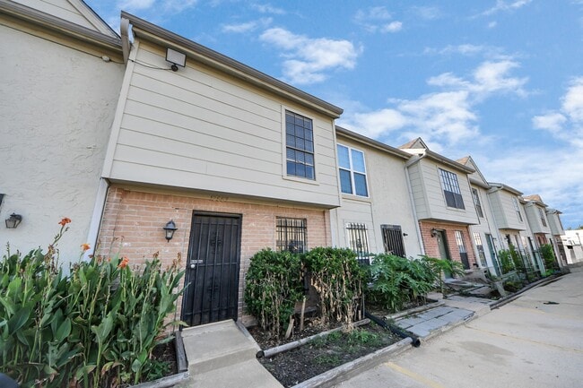 Building Photo - 12667 Windsor Village Dr