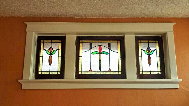 Building Photo - 4563 Shenandoah Ave