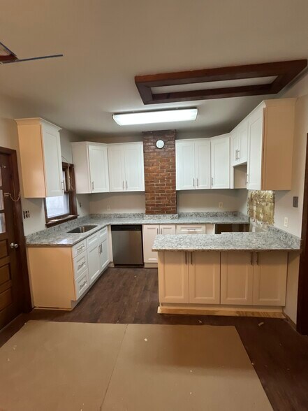 Primary Photo - 38 State St