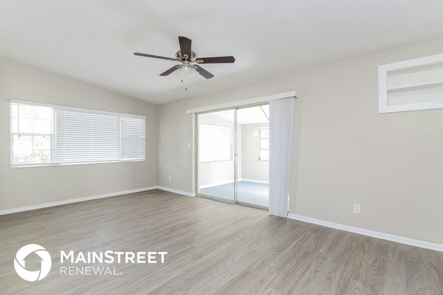 Building Photo - 3668 Schwalbe Dr