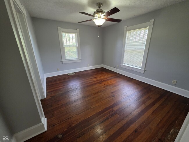 Building Photo - 117 S Heflin St