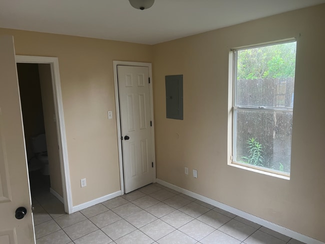 Building Photo - 2226 9th St