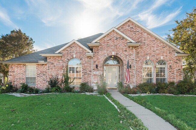 Building Photo - 1300 Winnipeg Dr