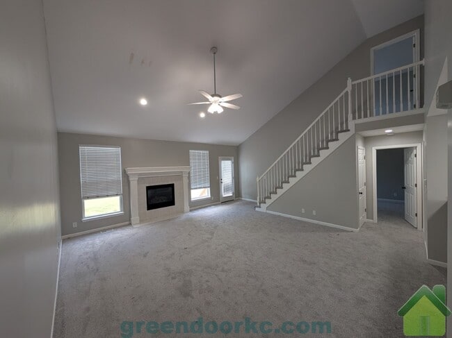 Building Photo - 14856 Robinson St