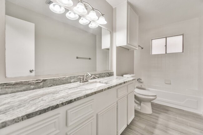 Building Photo - 9718 John Bank Dr