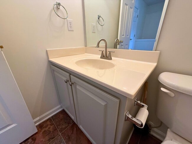 Building Photo - 204 Braelock Dr