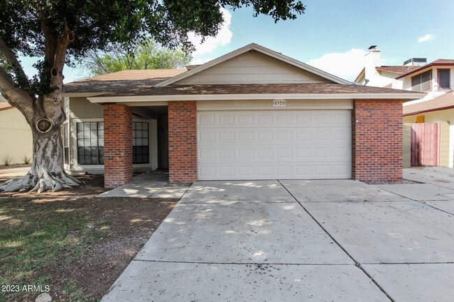 Primary Photo - 5322 W Riviera Dr