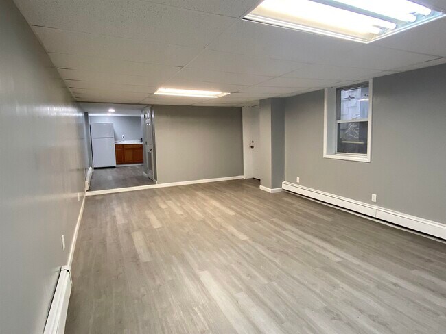 Building Photo - 146 Bowers St