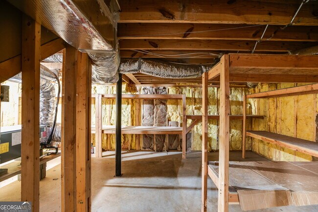 Building Photo - 18 Twin Oaks Ln