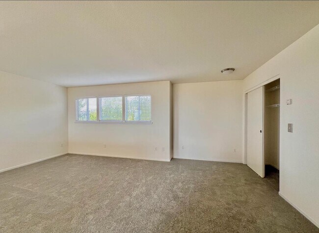 Building Photo - 10952 Prieta Ct