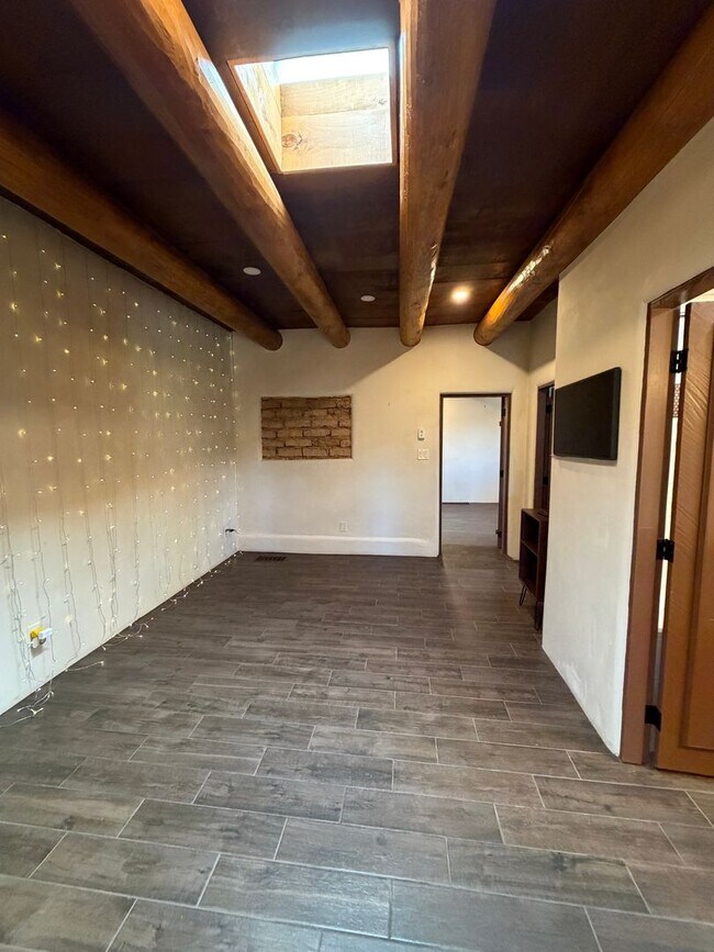 Building Photo - 152 Lorenzo Rd