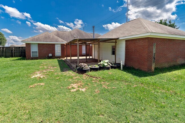 Building Photo - Prattville Rental available now!