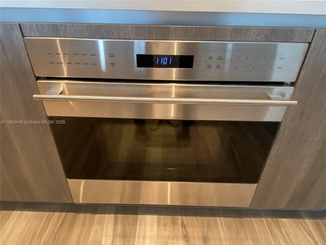 Building Photo - 801 S Miami Ave