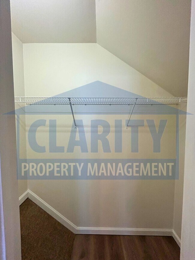 Building Photo - Three-bedroom townhome in Chattanooga!