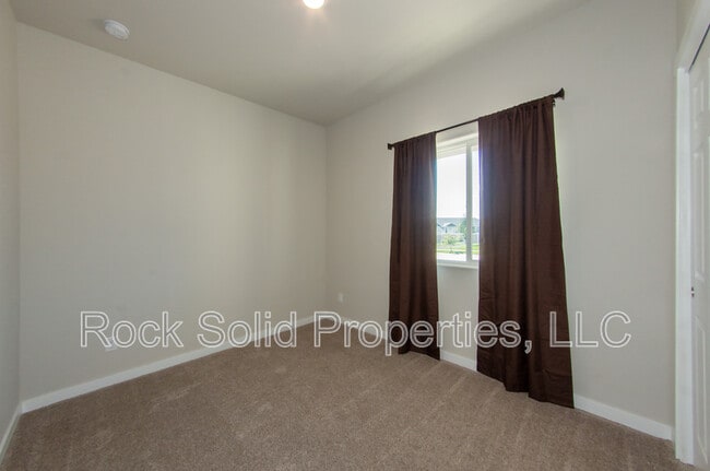 Building Photo - 1308 Rabbit Brush Trl