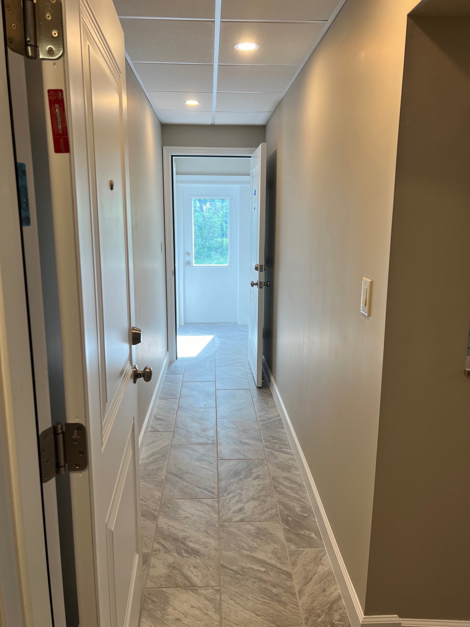 Building Photo - 410 Hillview Plz