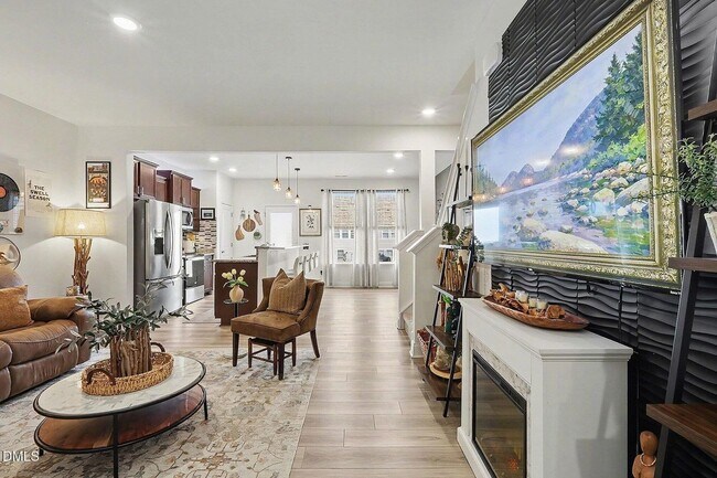 Building Photo - 3 Bedroom 2.5 Bathroom Townhome w/ 1 car garage in a prime location of Flowers Plantation