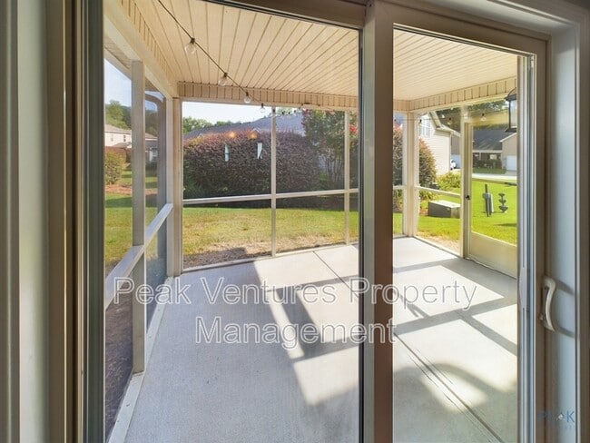 Building Photo - 11 Endeavor Cir