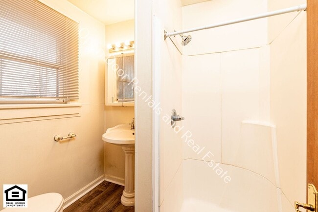 Building Photo - 122 N Grant St