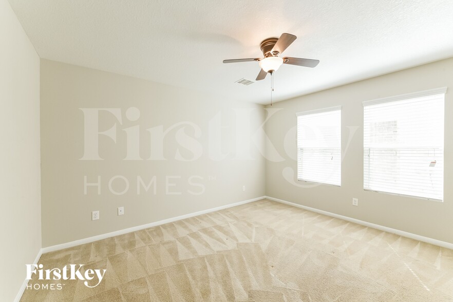 Building Photo - 9909 Hyacinth Way