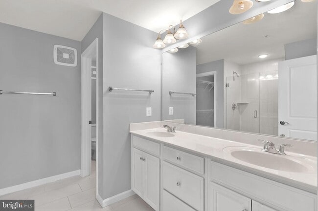 Building Photo - 9713 Glassy Creek Way