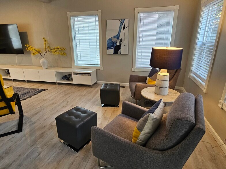 Building Photo - 13518 SW Hillshire Dr