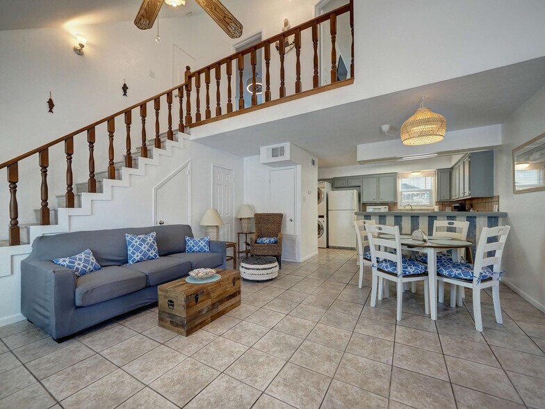 Primary Photo - 15201 Leeward Dr