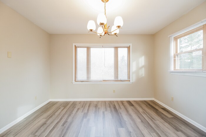 Building Photo - 2480 Sylmar Ct