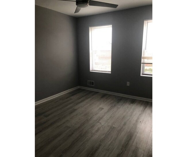 Building Photo - 3445 Juneway-2 AVAILABLE $500 2