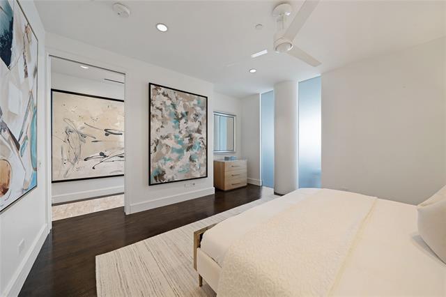 Building Photo - 2408 Victory Park Ln