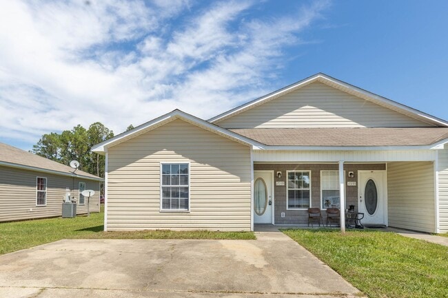 Building Photo - 3 Bedroom 2 Bath - D'Iberville