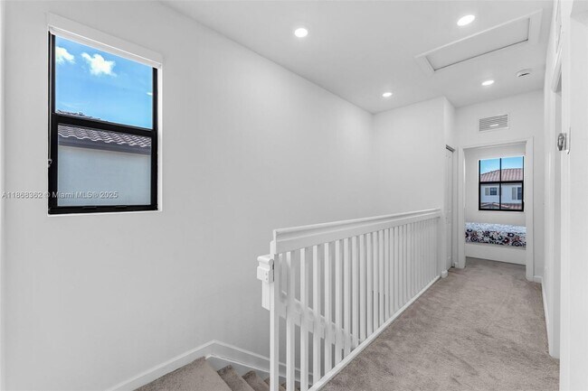 Building Photo - 11761 SW 245 Ter