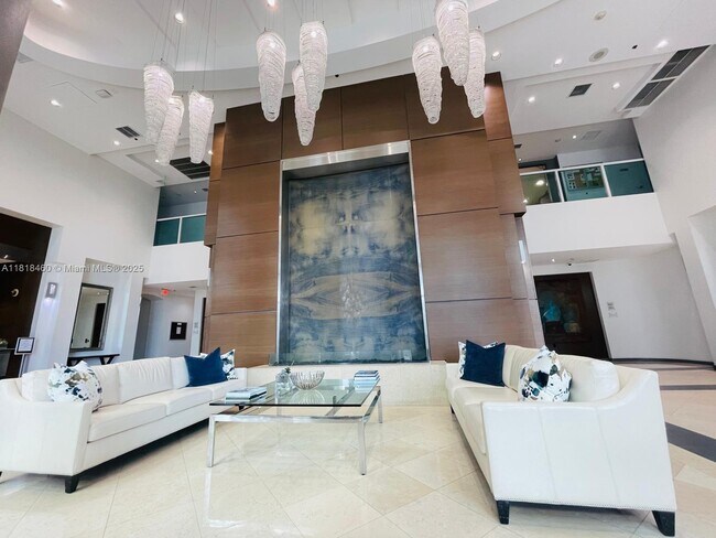 Building Photo - 1155 Brickell Bay Dr