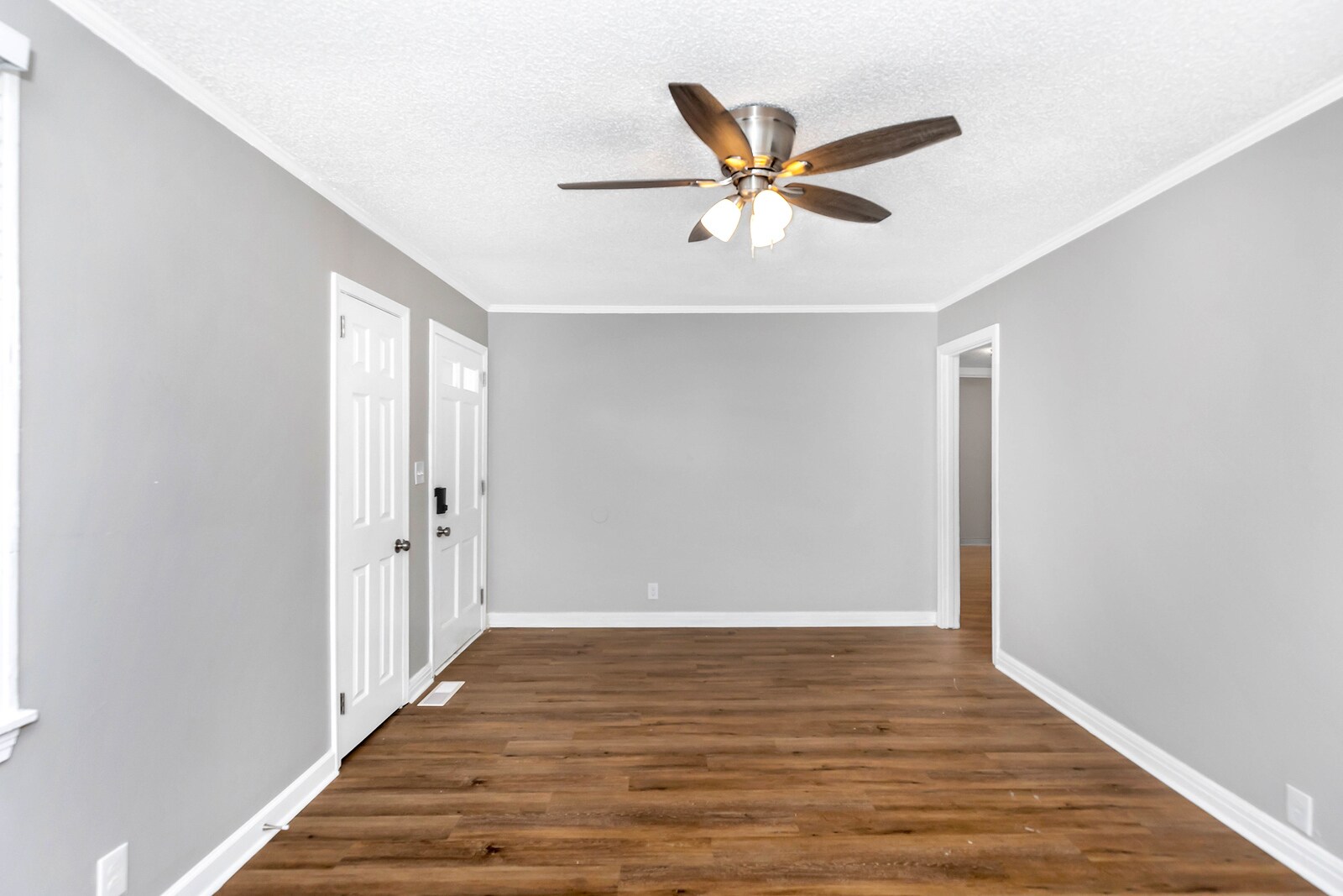 Building Photo - 914 Linwood Dr NW