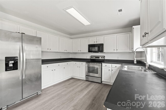 Building Photo - 2724 Mulberry Pond Dr