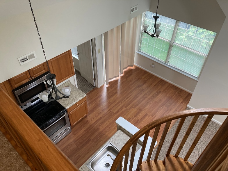 Building Photo - 616 Foxcroft Cir