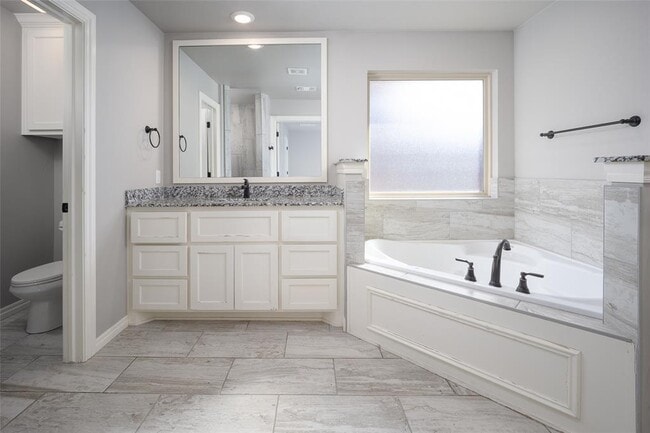 Building Photo - 508 NW 199th St