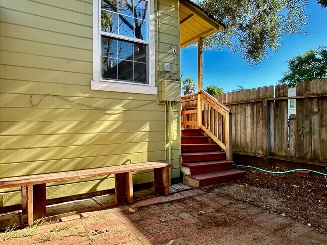 Building Photo - 2609 McGee Ave