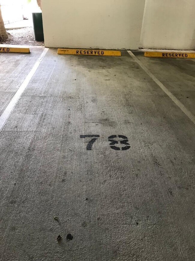 Building Photo - 3135 NE 184th St