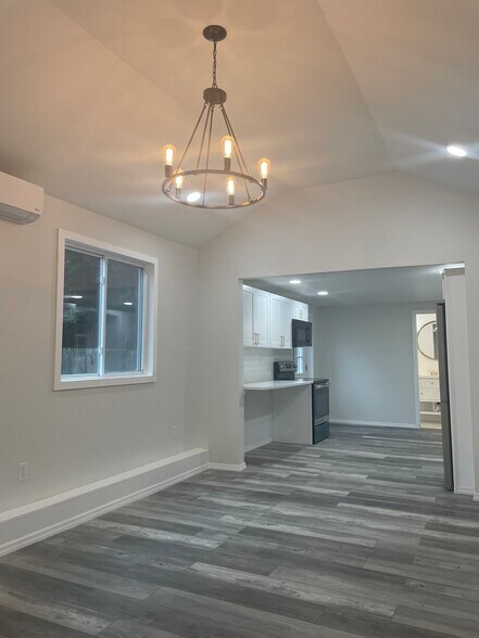 Building Photo - 131 Davis Ave