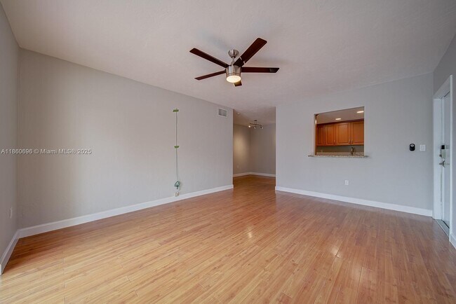 Building Photo - 13872 SW 90th Ave