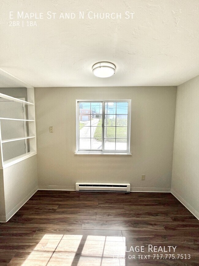 Building Photo - 361 E Maple St