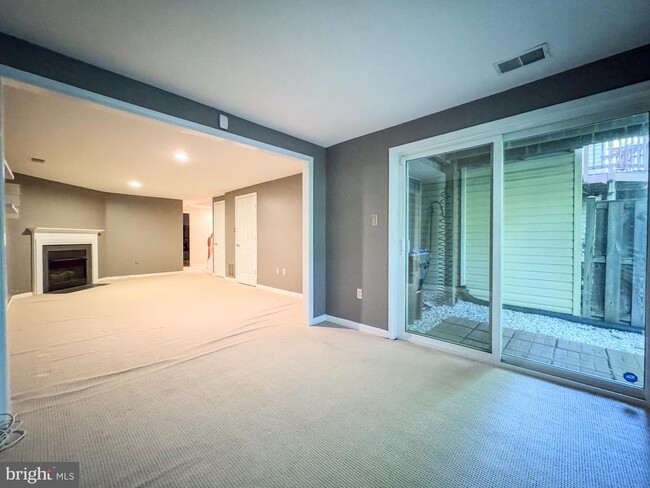 Building Photo - 11742 Valley Ridge Cir